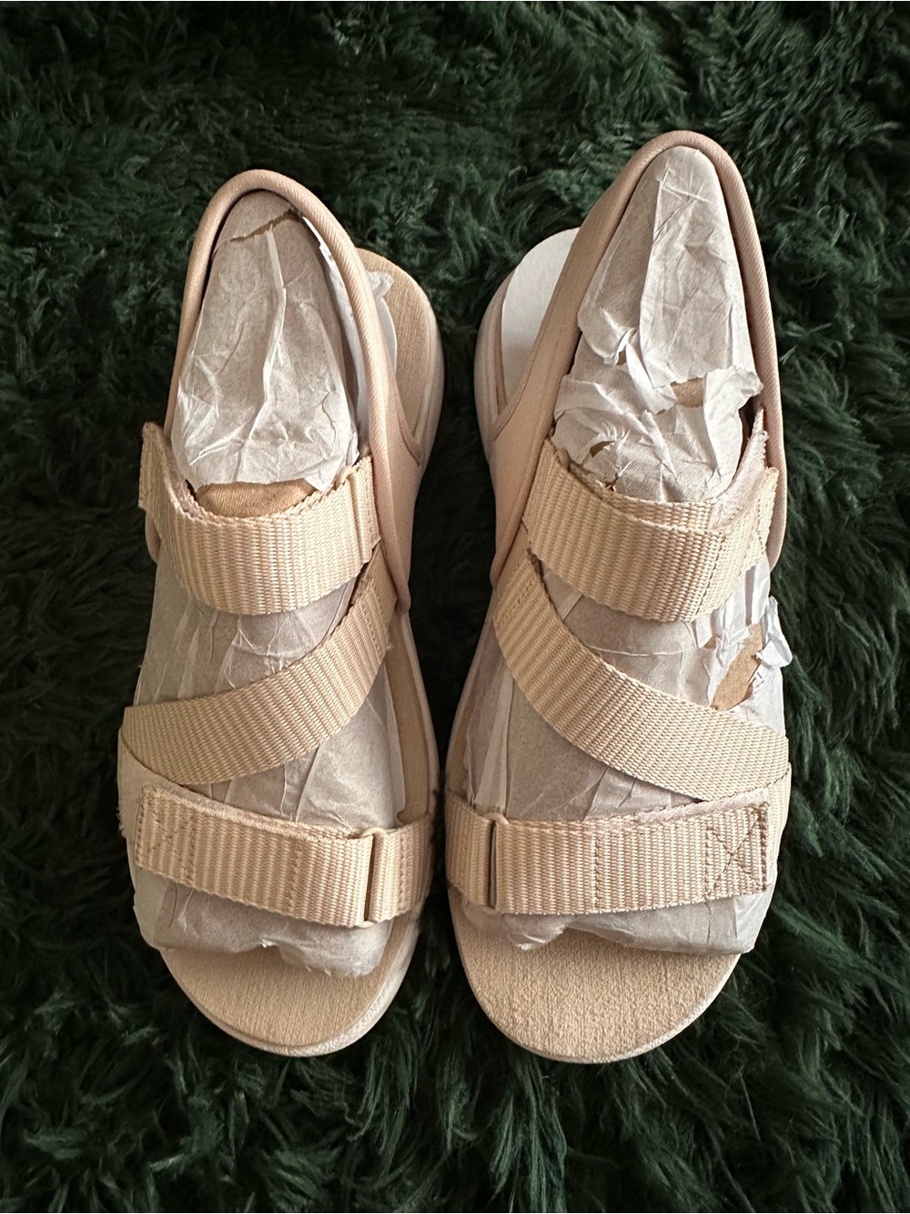 Neutral Beige Strappy Women’s Comfort Sandals Size 7 beige